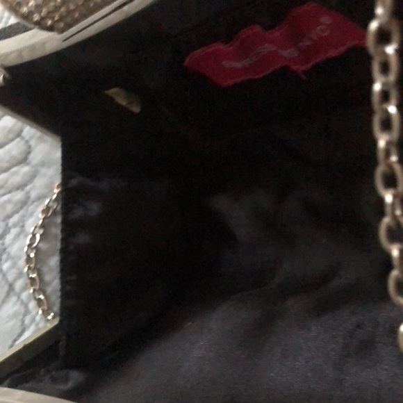 Little black purse with chain - Picture 2 of 3